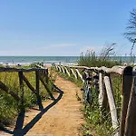 Relaxing By Sea And Pines דירה